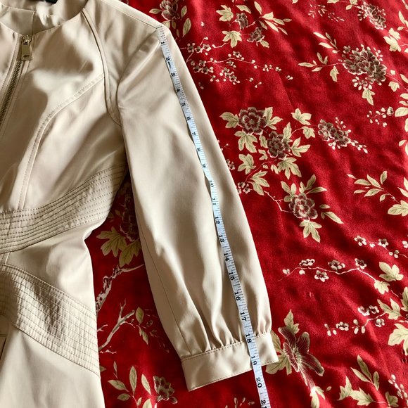 Superb bebe Silver Peony Fit & Flare Round Neck Zip-Front Princess Coat - XS - Picture 13 of 15